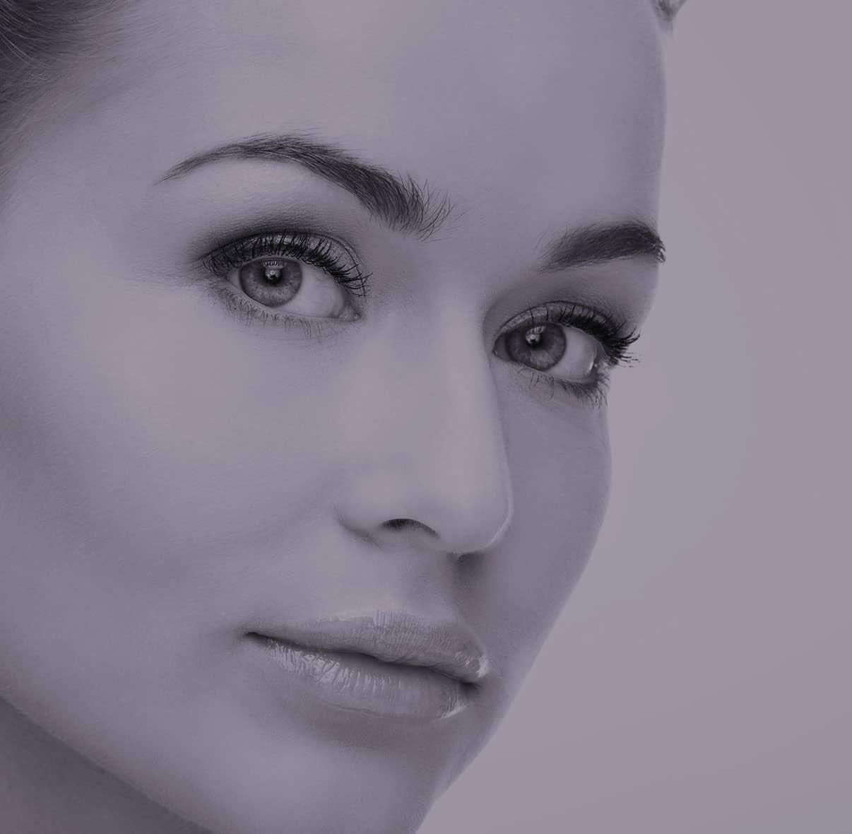 Rhinoplastie ultrasonique, moins invasive à Paris - Dr Liwarek