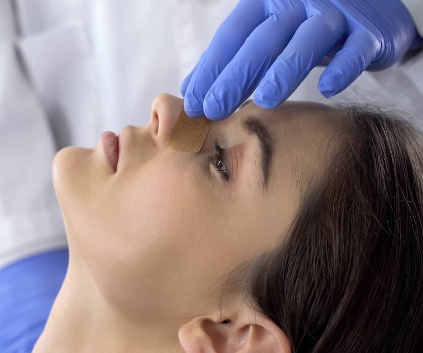 À éviter après une rhinoplastie du nez cassé | Dr Liwarek | Paris