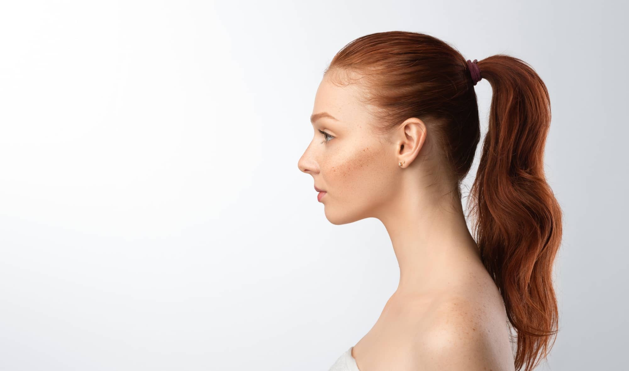 Comment la profiloplastie permet-elle d’avoir un profil harmonieux ? | Dr Liwarek | Paris
