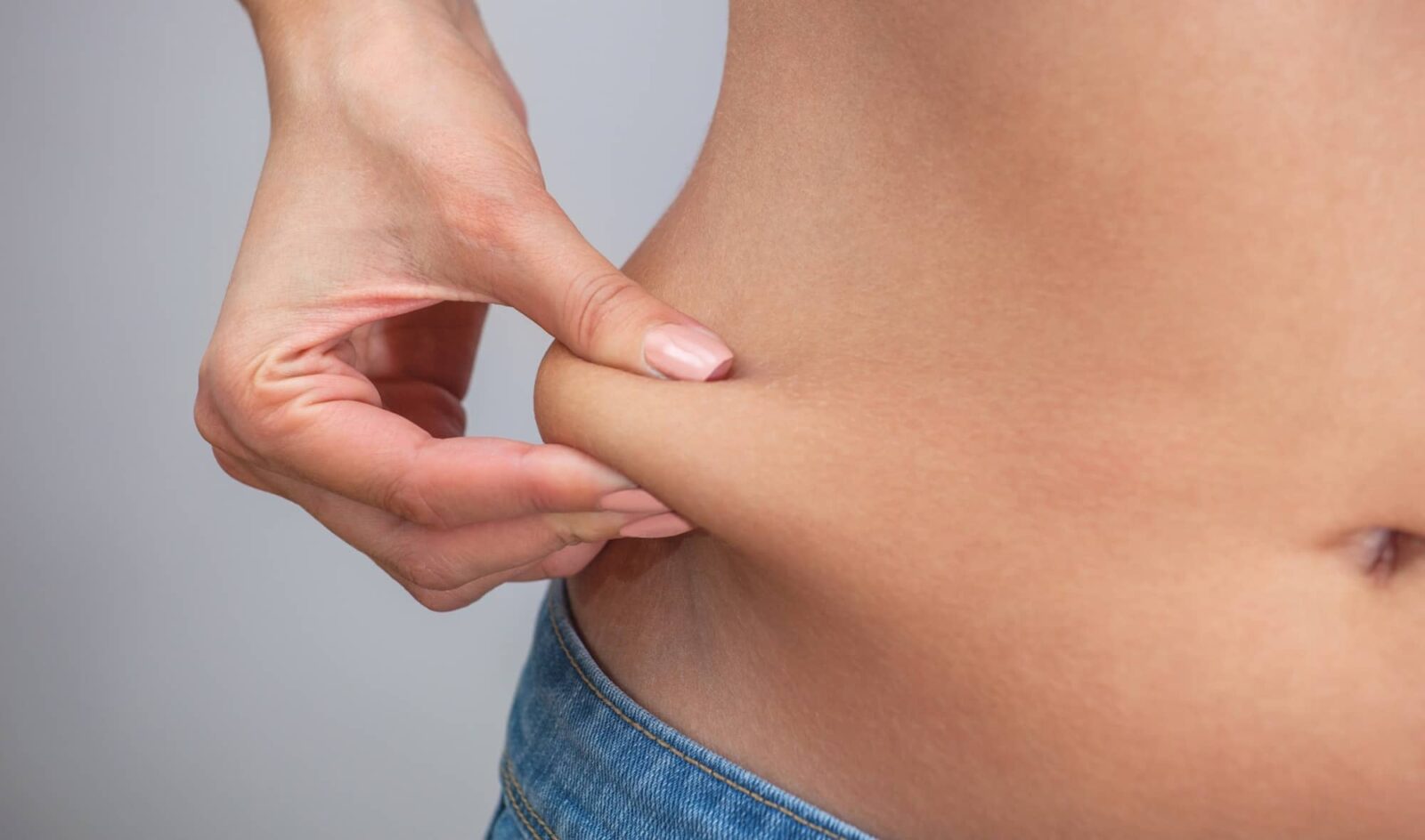 Peut-on supprimer ses poignées d'amour avec la cryolipolyse ? | Dr Liwarek | Paris